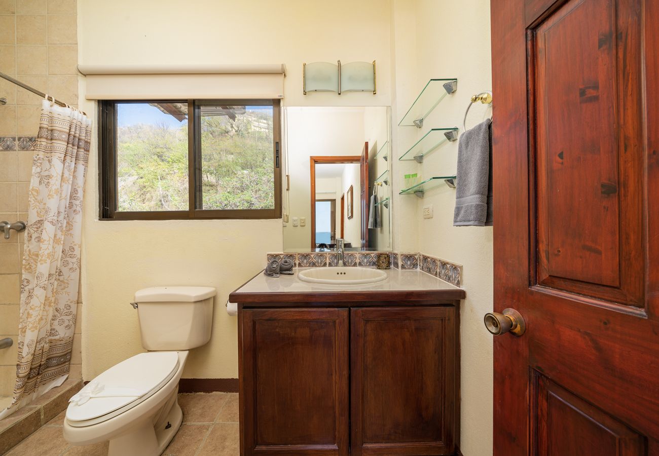 Residencial en Potrero - Oceanview Condo with Pool, Near Playa Prieta, 2BR - Vida de la Paz 4