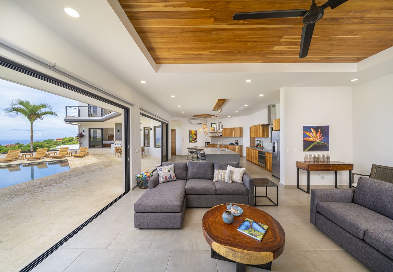 Villa en Potrero - Serene Villa: Ocean View Pool, Rooftop Deck, 5 BR - Villa Vista Pacifico