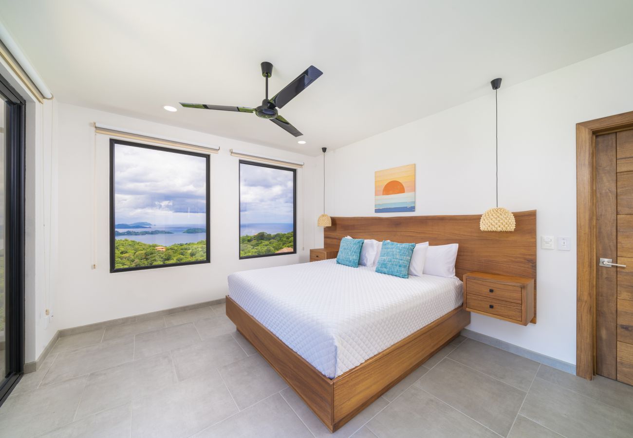 Villa en Potrero - Serene Villa: Ocean View Pool, Rooftop Deck, 5 BR - Villa Vista Pacifico