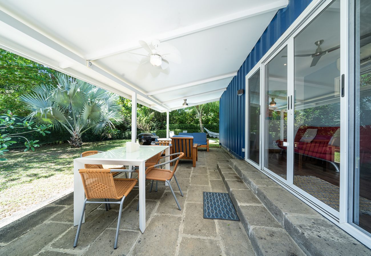 Bungalow en Potrero - Tiny home w/ Pool, Backyard, Parking, BBQ, Kitchen & more in Playa Potrero