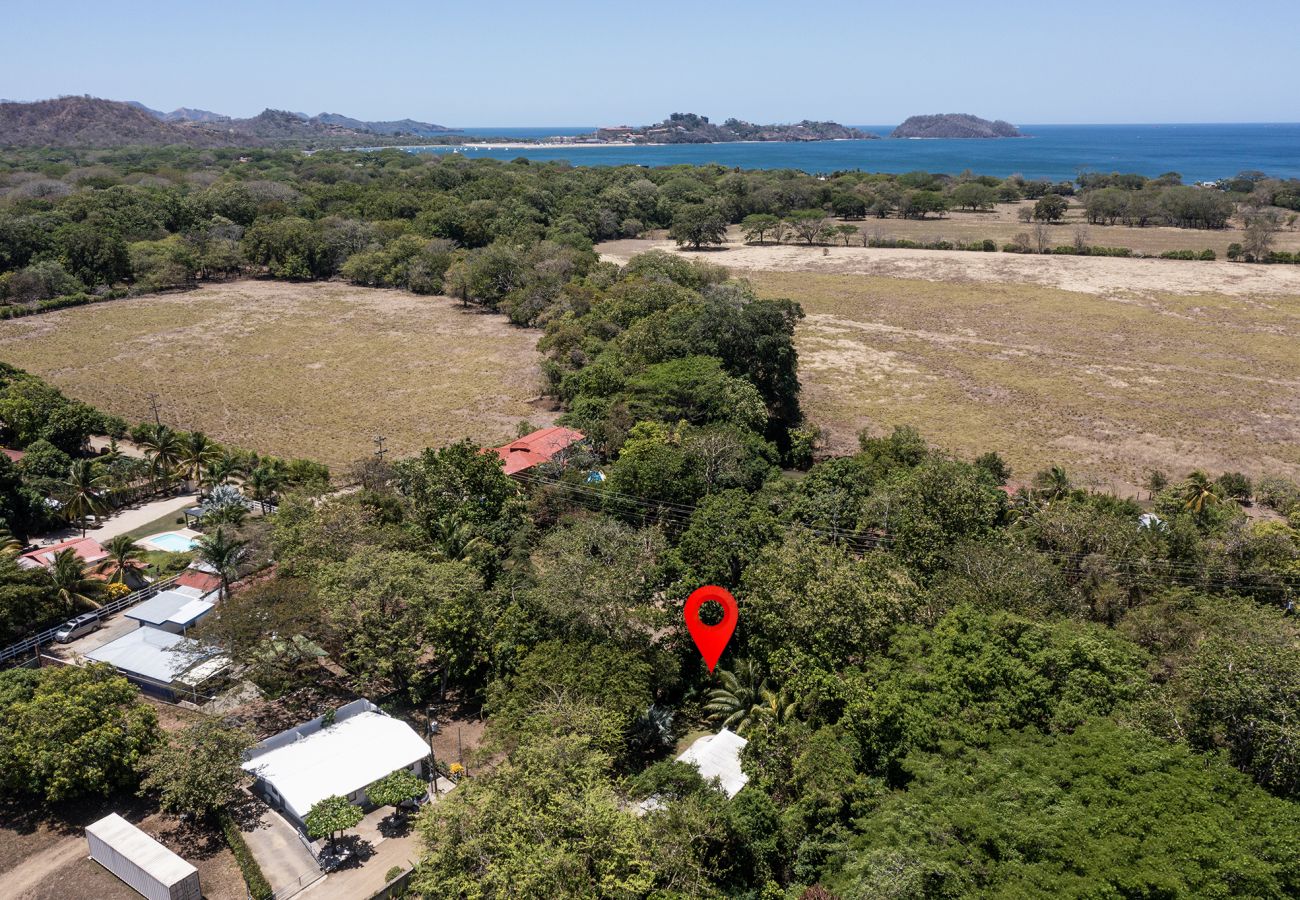 Bungalow en Potrero - Tiny home w/ Pool, Backyard, Parking, BBQ, Kitchen & more in Playa Potrero