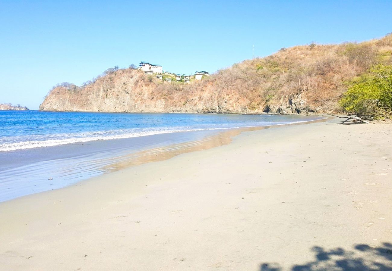 Bungalow en Potrero - Tiny home w/ Pool, Backyard, Parking, BBQ, Kitchen & more in Playa Potrero