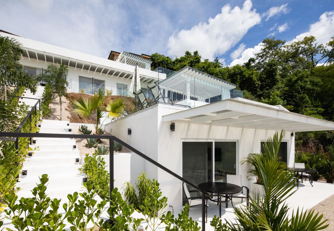 Estudio en Playa Flamingo - Playa Flamingo – new, cozy Ocean view Studio Ayla - C