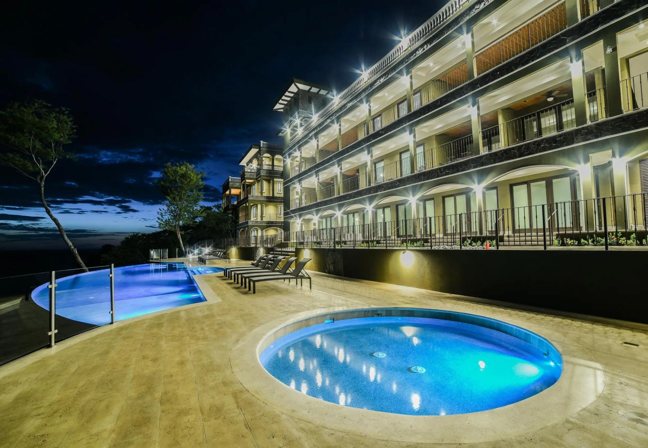 Residencial en Playa Flamingo - Flamingo Bliss: Ocean-View Condo in Luxury Complex - 360 Splendor 204