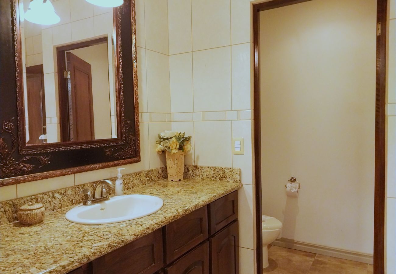 Casa en Potrero - Housekeeping•BBQ•Pool•4 TVs•Garden•Oceanview villa: Casa Sol Azul