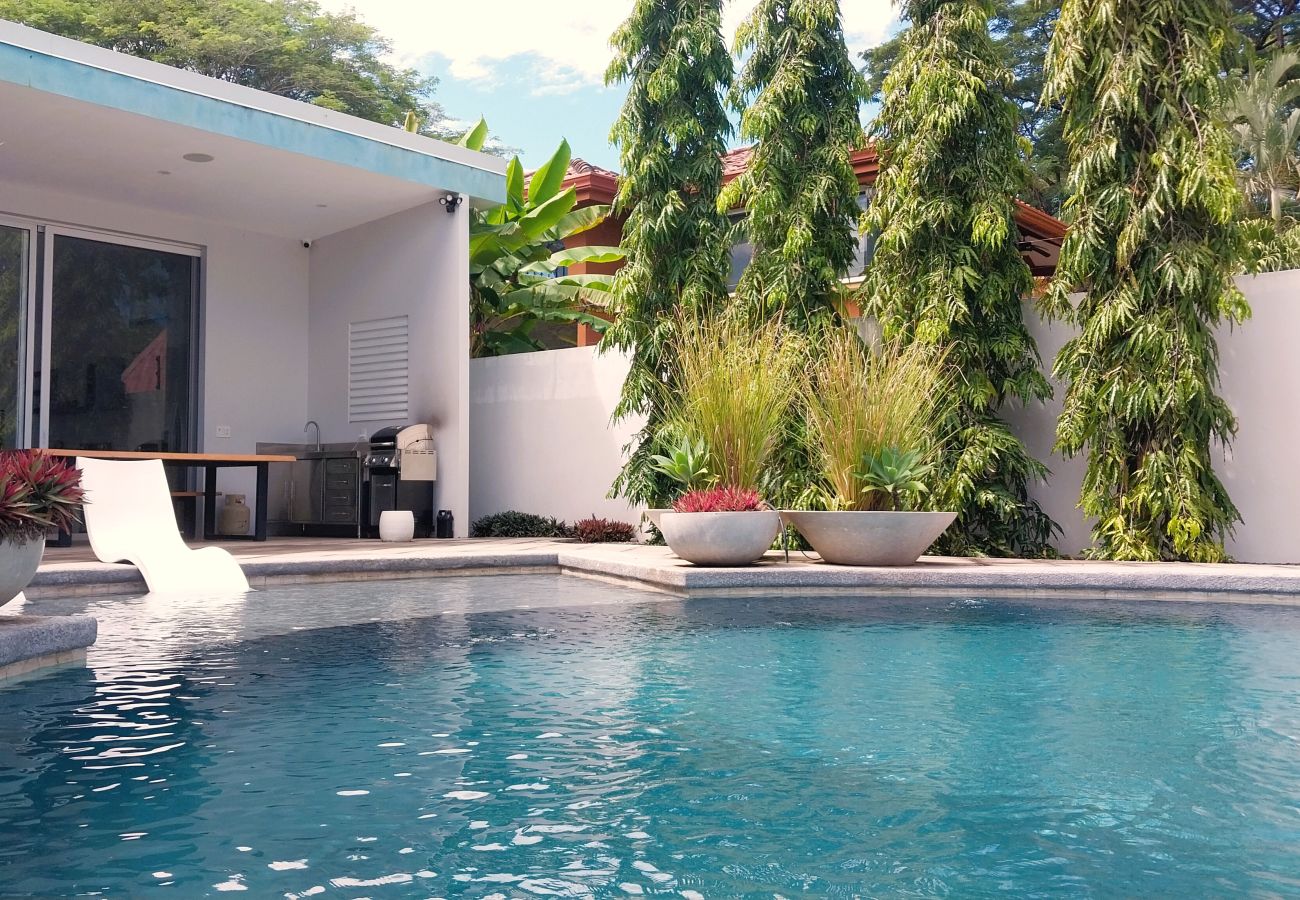 Casa en Potrero - 4-BR House near to Beach (5-min-walk) | Pool, BBQ - Casa Arribada
