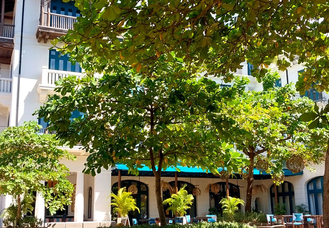 Residencial en Las Catalinas - New 2BR Condo in Las Catalinas beachtown: El Prado