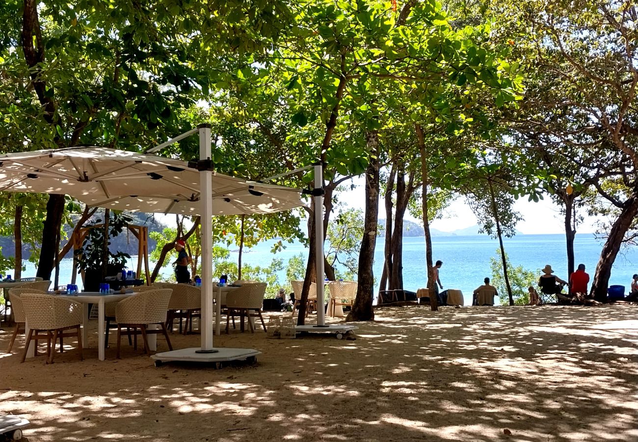 Residencial en Las Catalinas - New 2BR Condo in Las Catalinas beachtown: El Prado