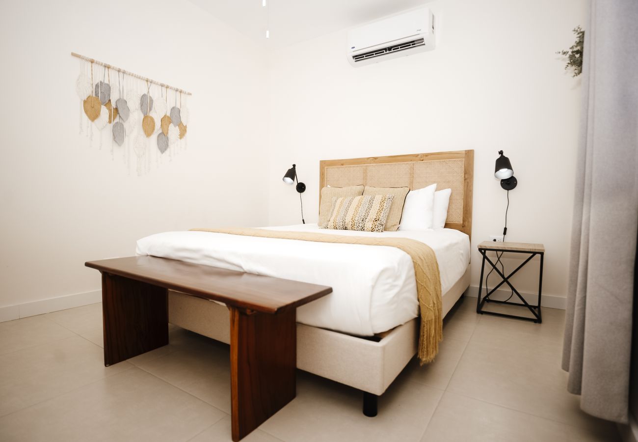 Residencial en Las Catalinas - New 2BR Condo in Las Catalinas beachtown: El Prado