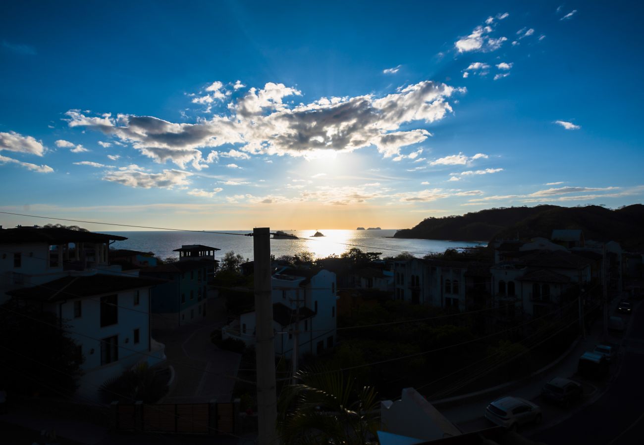 Residencial en Las Catalinas - New 2BR Condo in Las Catalinas beachtown: El Prado