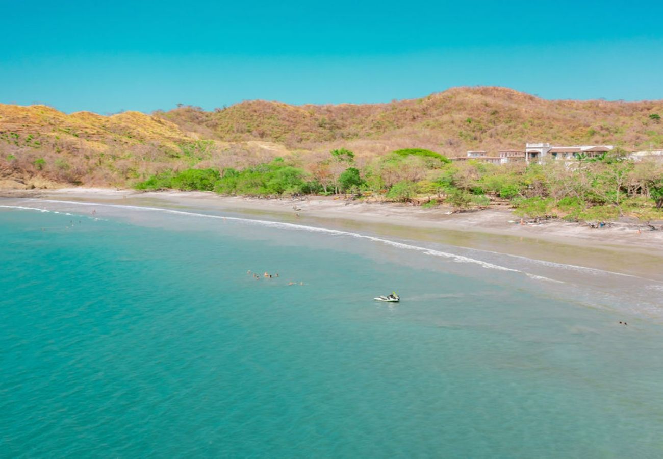 Residencial en Las Catalinas - New 2BR Condo in Las Catalinas beachtown: El Prado