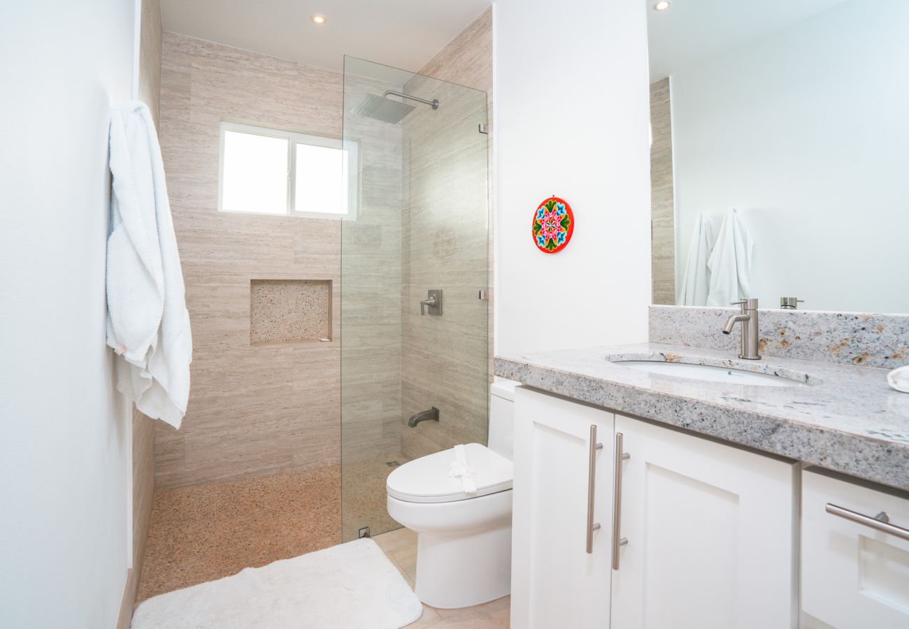 Casa en Playa Flamingo - Luxe 3BR home in Mar Vista: Casa Gran Vista