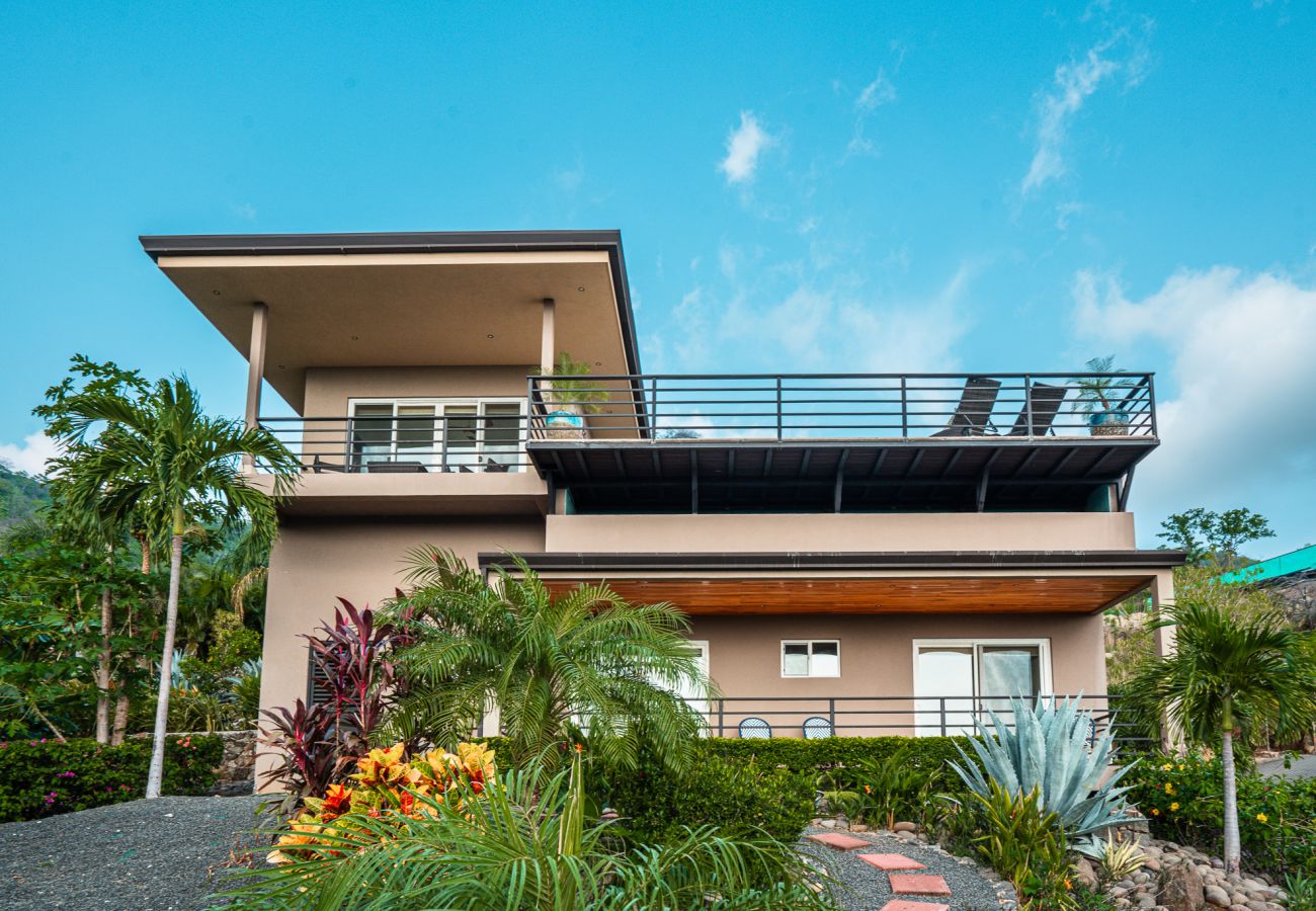 Casa en Playa Flamingo - Luxe 3BR home in Mar Vista: Casa Gran Vista