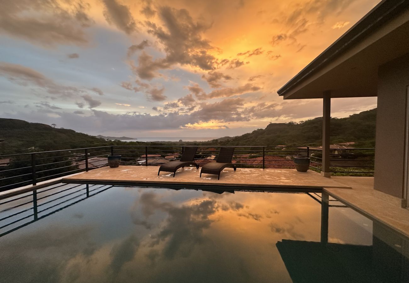 Casa en Playa Flamingo - Luxe 3BR home in Mar Vista: Casa Gran Vista