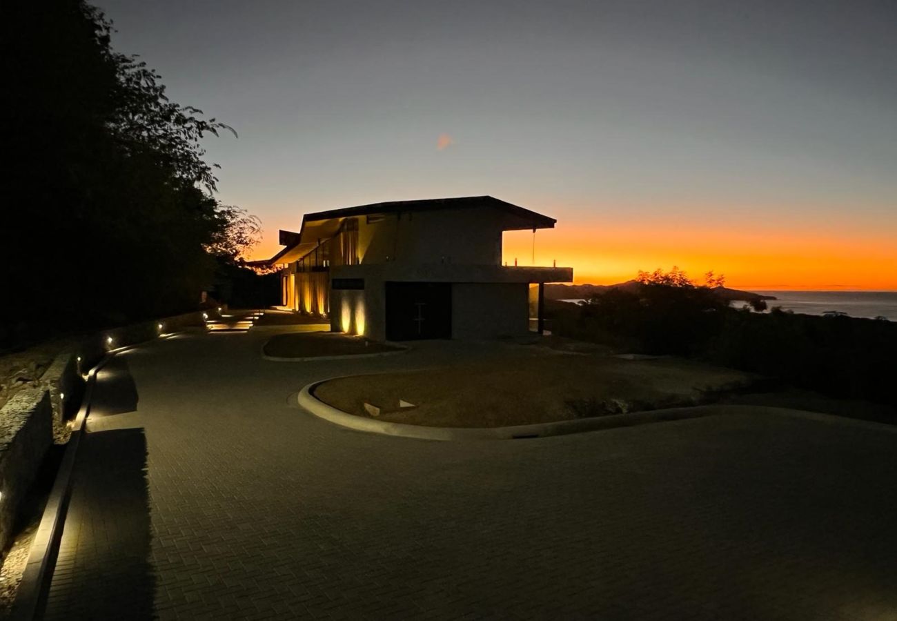 Casa en Playa Flamingo - Luxury 5BR Oasis with Panoramic Ocean Views & Pool - Casa Vista Contenta Mainhouse