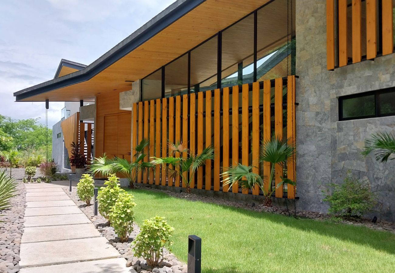 Casa en Playa Flamingo - Luxury 5BR Oasis with Panoramic Ocean Views & Pool - Casa Vista Contenta Mainhouse