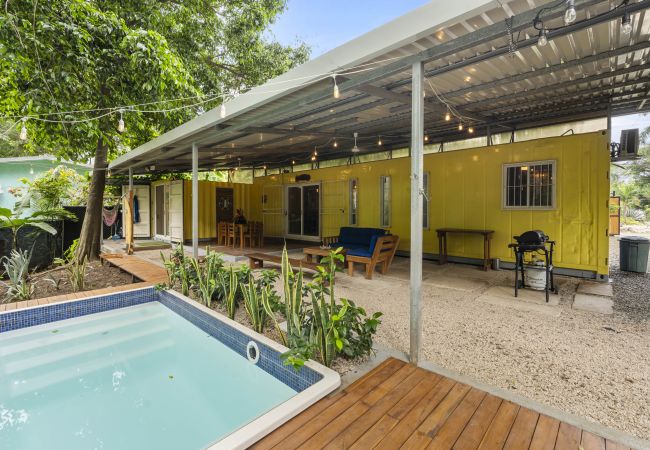 Bungalow en Potrero - 2BR nature home, Pool, 900m Walk to Potrero Beach - Casa Lemonpaloosa