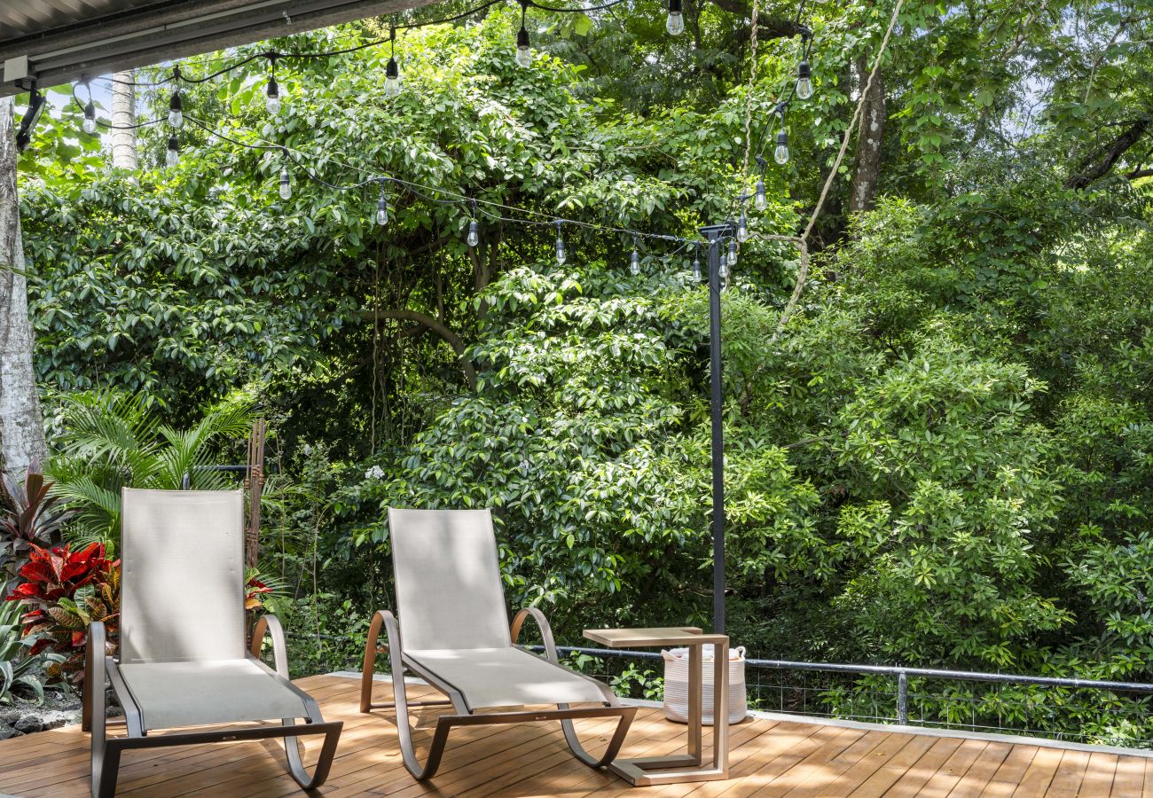 Bungalow en Potrero - 2BR nature home, Pool, 900m Walk to Potrero Beach - Casa Lemonpaloosa