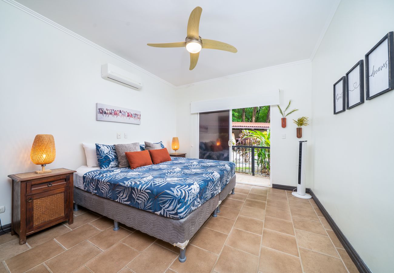 Residencial en Potrero - Ground-Floor Condo w/ Pool, Walk to Potrero Beach - Surfside Tower 101