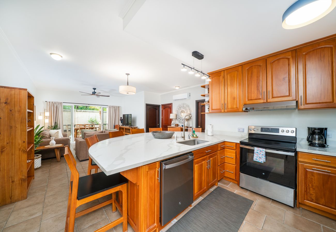 Residencial en Potrero - Ground-Floor Condo w/ Pool, Walk to Potrero Beach - Surfside Tower 101