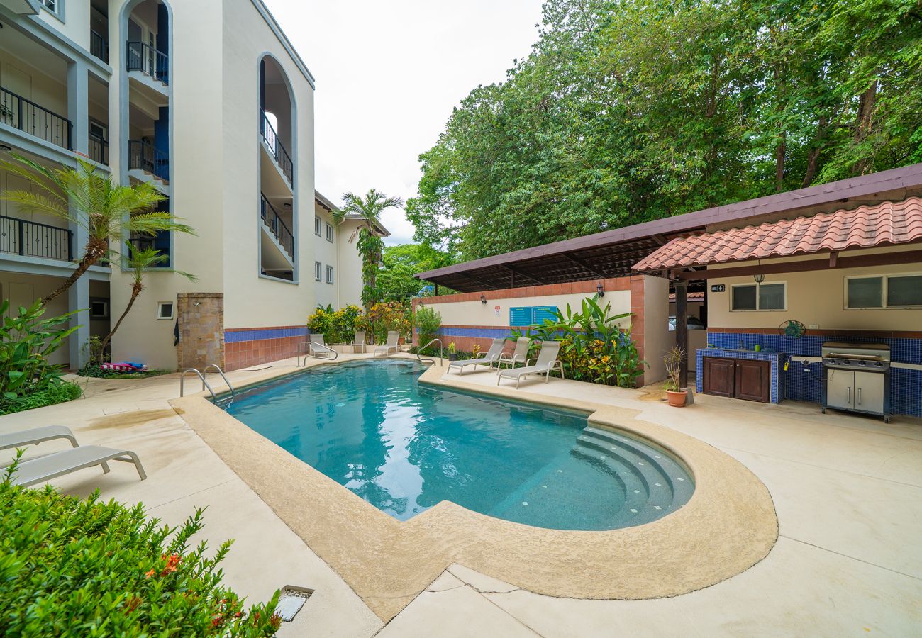 Residencial en Potrero - Ground-Floor Condo w/ Pool, Walk to Potrero Beach - Surfside Tower 101