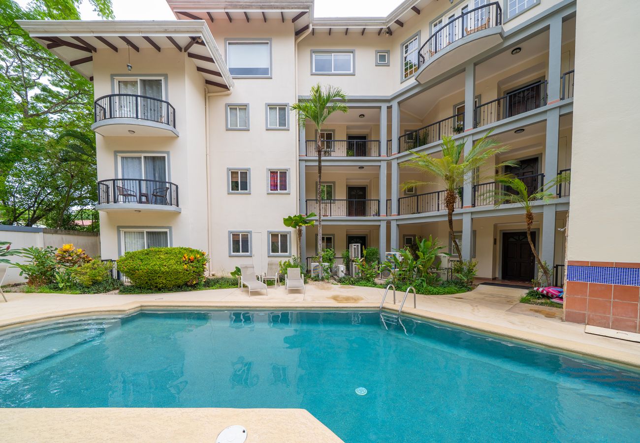Residencial en Potrero - Ground-Floor Condo w/ Pool, Walk to Potrero Beach - Surfside Tower 101
