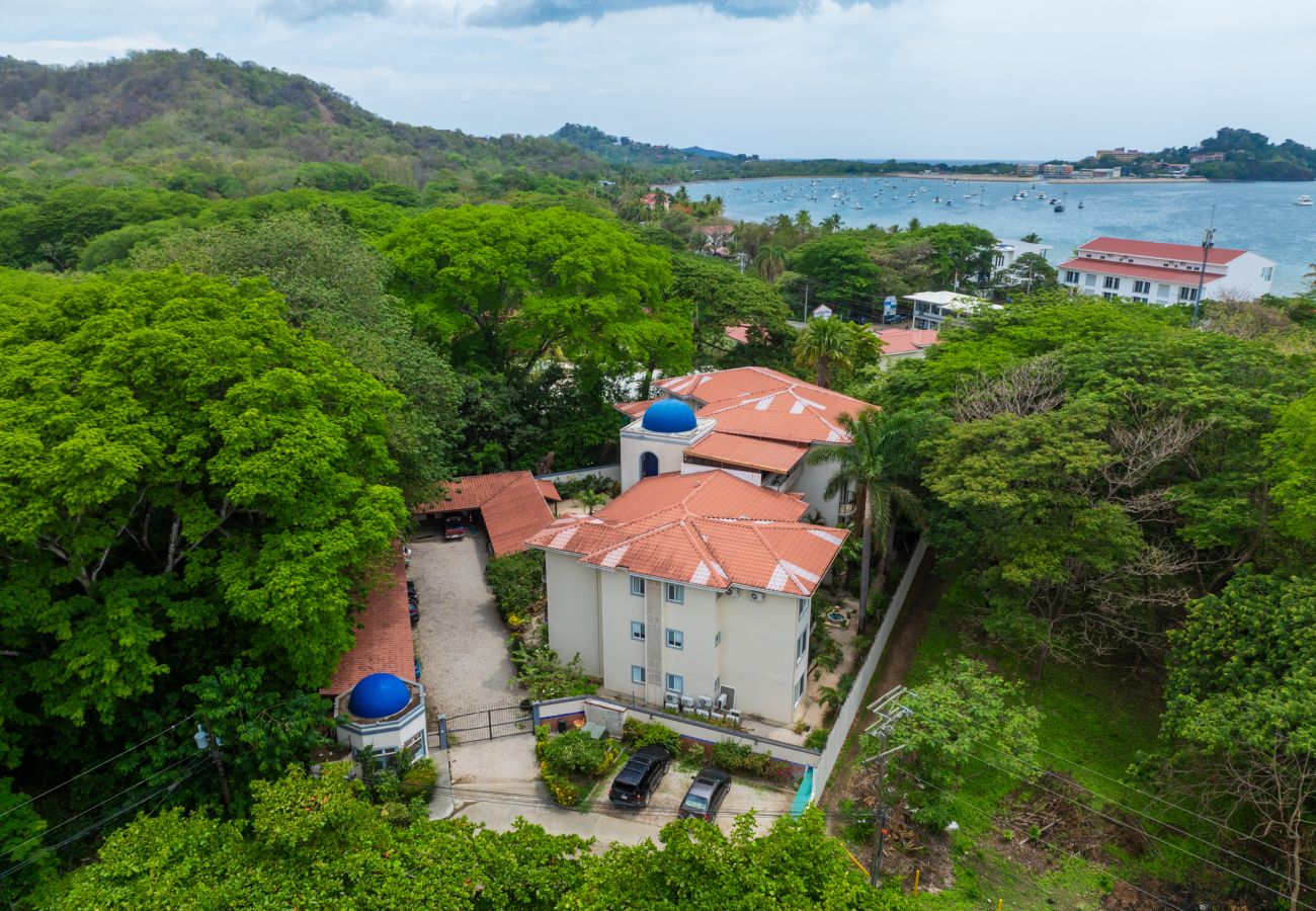 Residencial en Potrero - Ground-Floor Condo w/ Pool, Walk to Potrero Beach - Surfside Tower 101