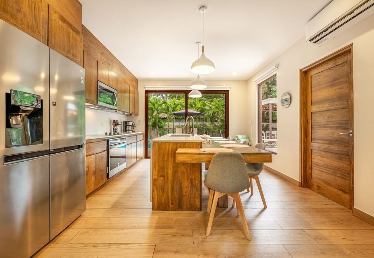 Casa en Potrero - 3 King Suites | Pool, Outdoor Oasis | Casa Coralis