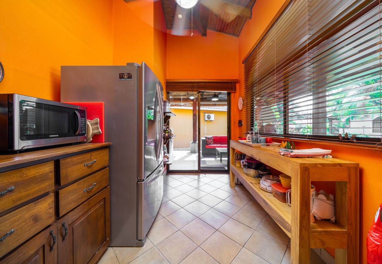 Casa en Potrero - BBQ•Pool•Garden•Smart TV•Parking•A/C•King Bed•W/D – Villaggio 376