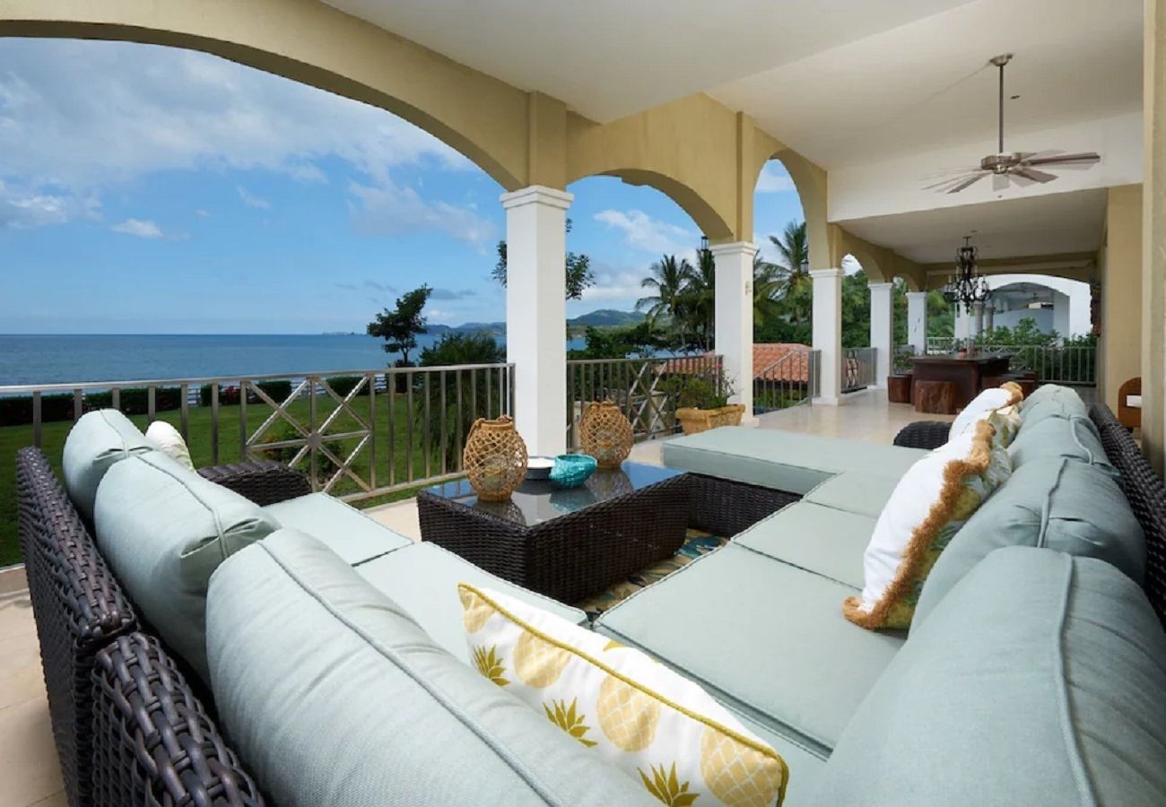 Villa in Potrero - Potrero Beachfront Villa with Pool & Private Chef - Casa Royal