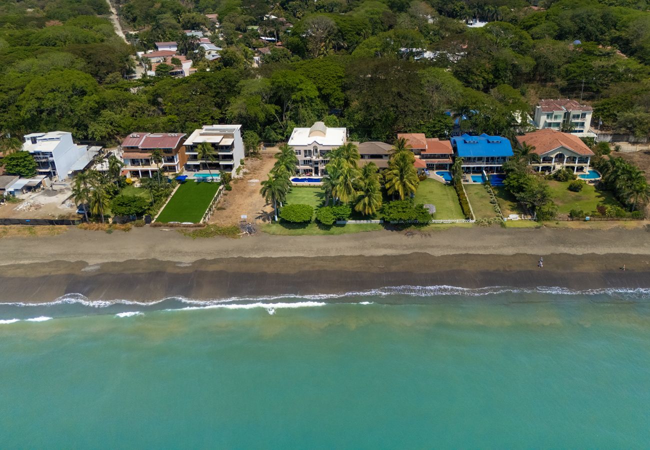 Condominium in Potrero - Playa Potrero: 4 BR Penthouse direct beach access - Destino Penthouse