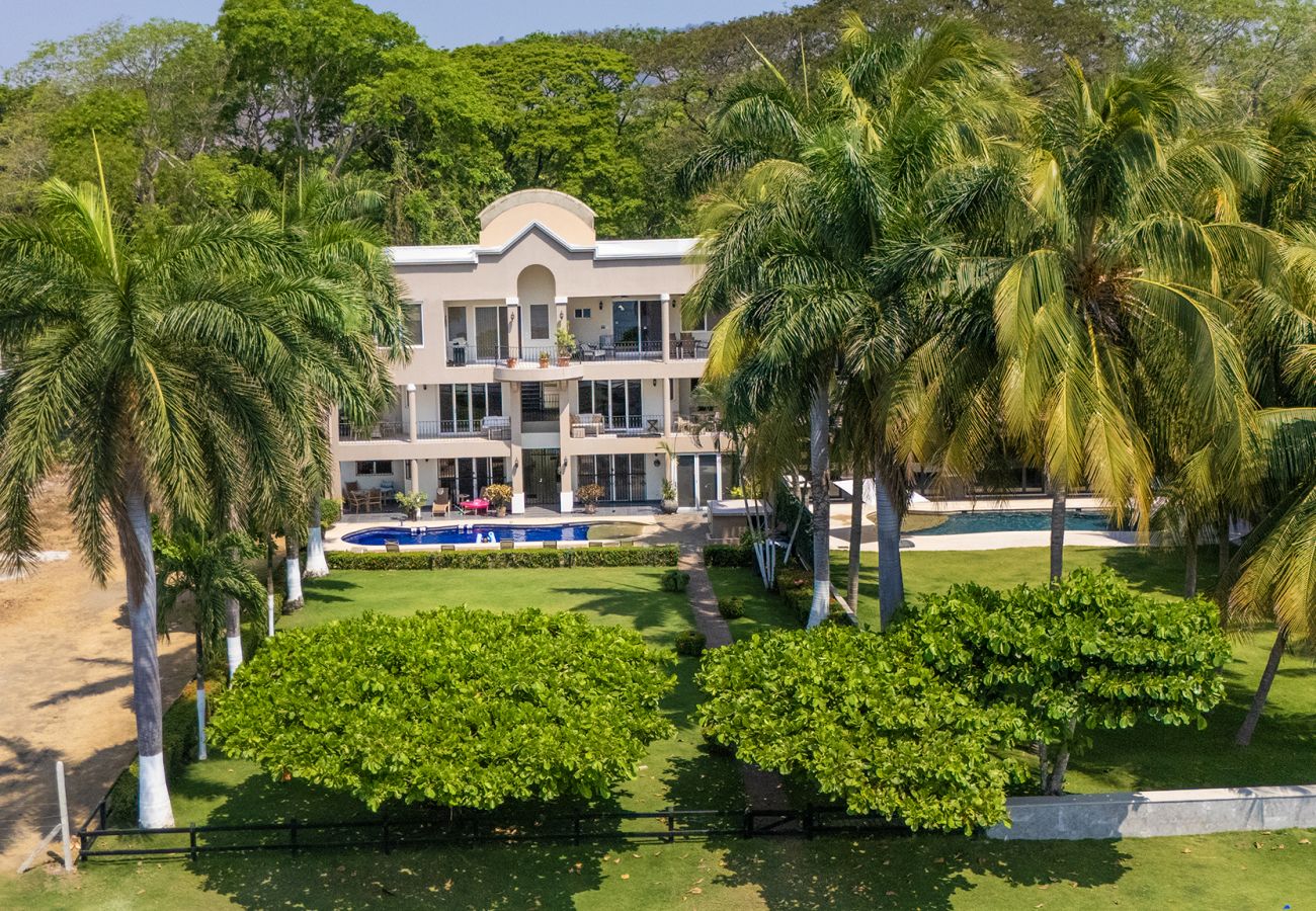 Condominium in Potrero - Playa Potrero: 4 BR Penthouse direct beach access - Destino Penthouse