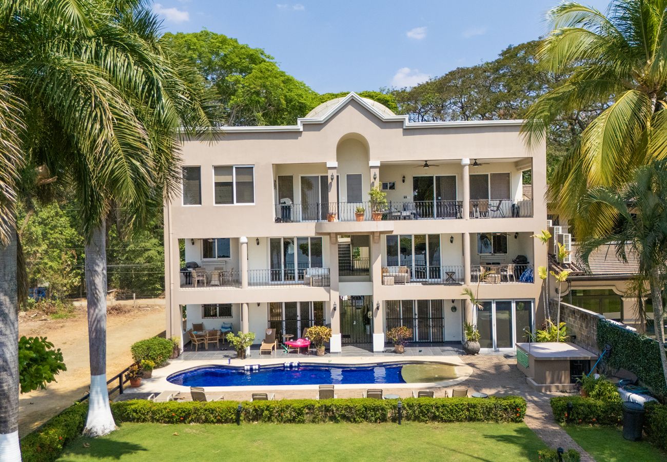 Condominium in Potrero - Playa Potrero: 4 BR Penthouse direct beach access - Destino Penthouse
