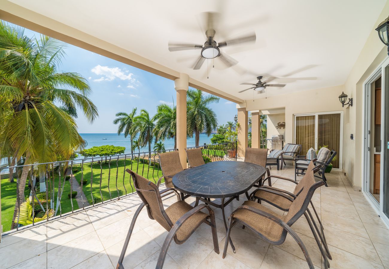 Condominium in Potrero - Playa Potrero: 4 BR Penthouse direct beach access - Destino Penthouse