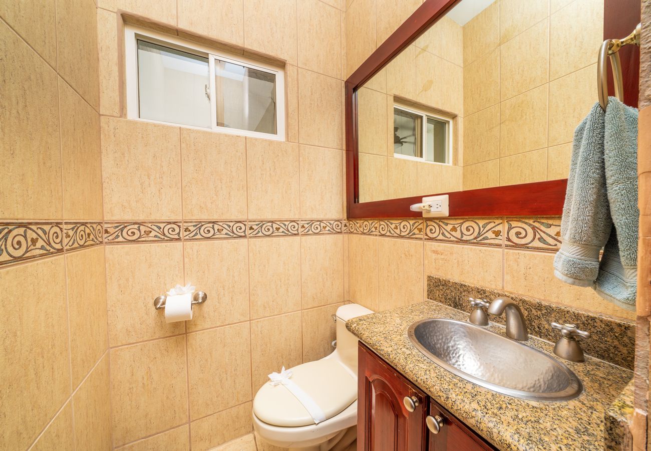 Condominium in Potrero - Playa Potrero: 4 BR Penthouse direct beach access - Destino Penthouse