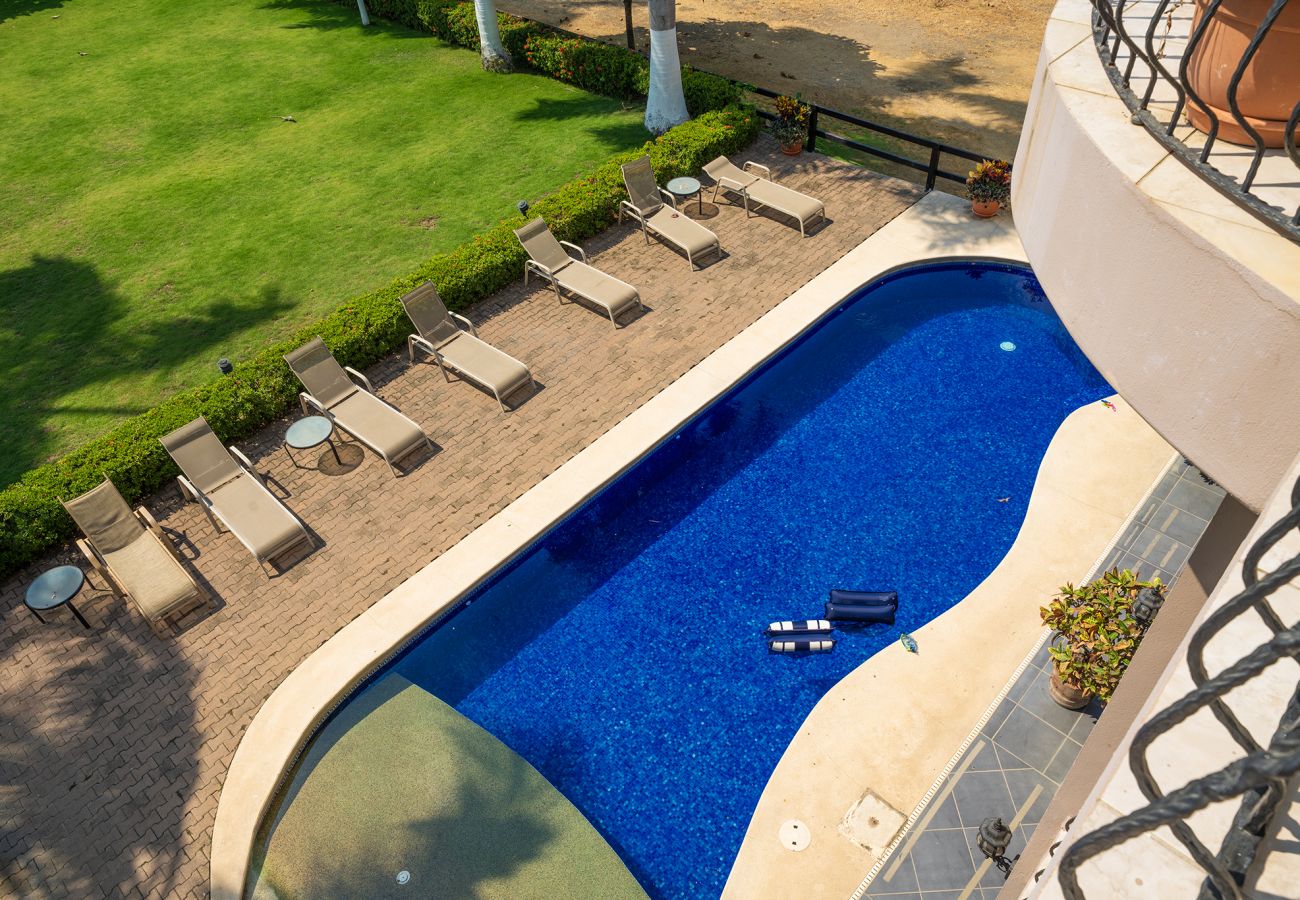 Condominium in Potrero - Playa Potrero: 4 BR Penthouse direct beach access - Destino Penthouse