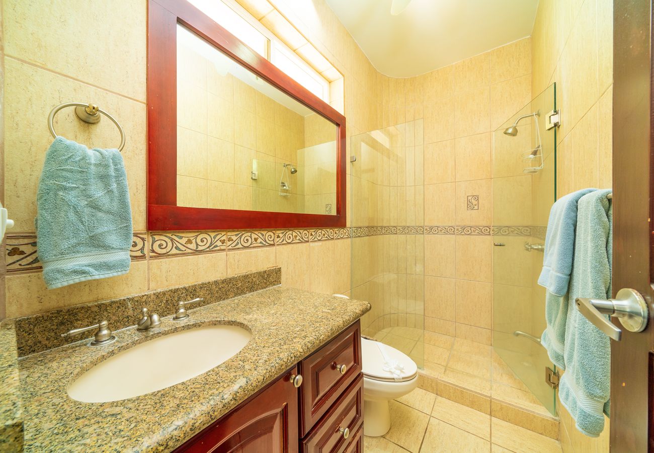 Condominium in Potrero - Playa Potrero: 4 BR Penthouse direct beach access - Destino Penthouse
