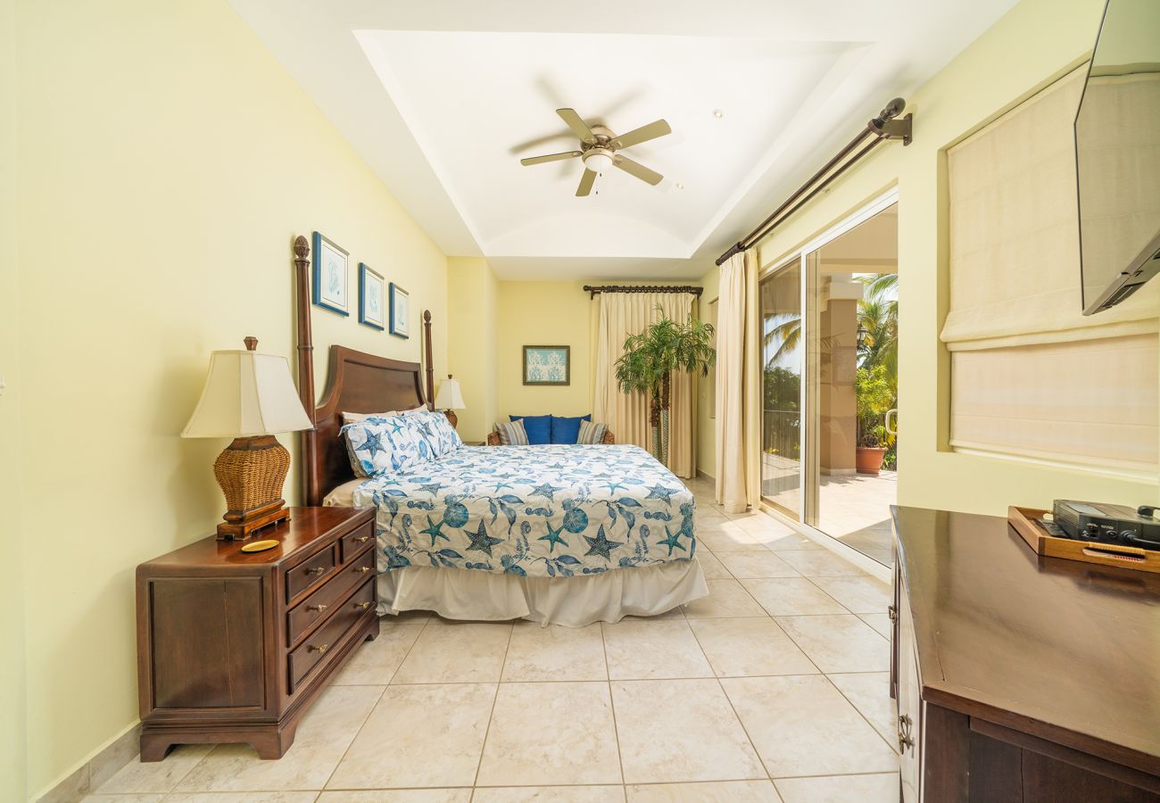 Condominium in Potrero - Playa Potrero: 4 BR Penthouse direct beach access - Destino Penthouse