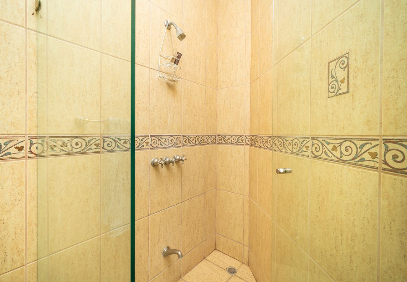 Condominium in Potrero - Playa Potrero: 4 BR Penthouse direct beach access - Destino Penthouse