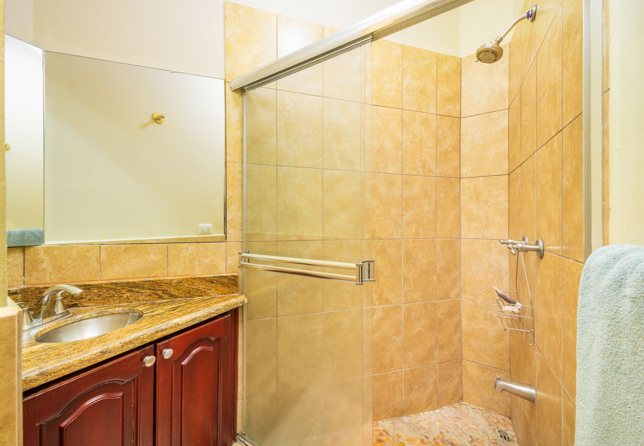 Condominium in Potrero - Playa Potrero: 4 BR Penthouse direct beach access - Destino Penthouse