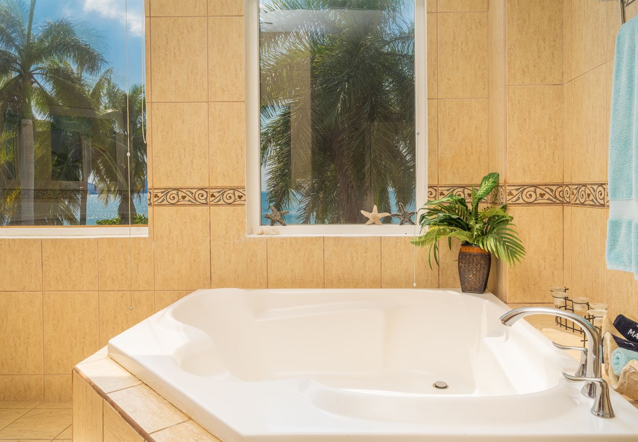 Condominium in Potrero - Playa Potrero: 4 BR Penthouse direct beach access - Destino Penthouse