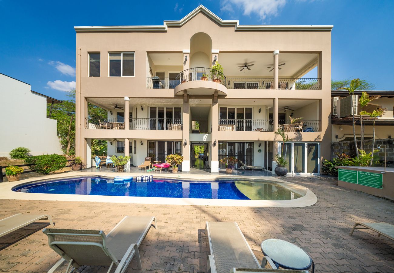Condominium in Potrero - Playa Potrero: 4 BR Penthouse direct beach access - Destino Penthouse