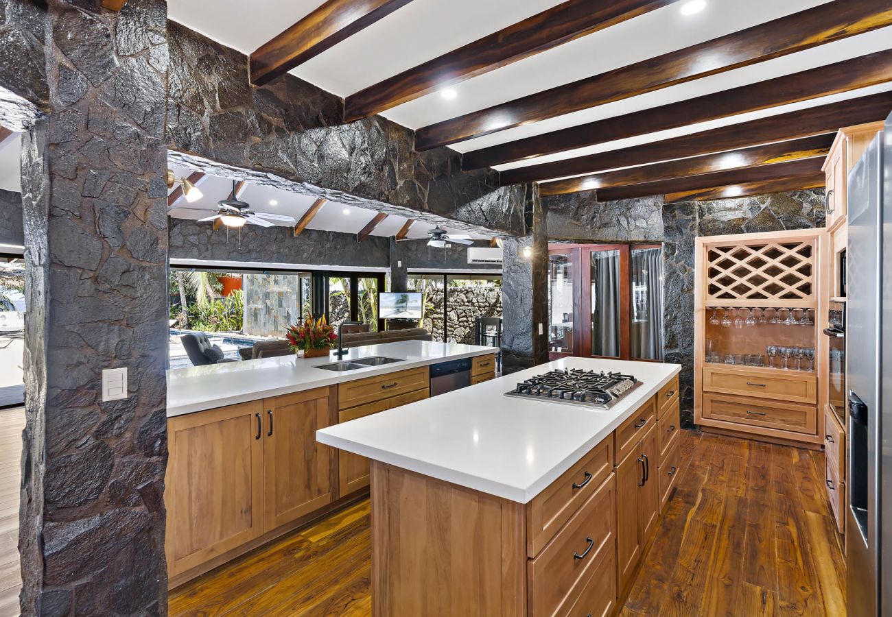 House in Potrero - Beachfront 7BR House w/ Large Pool, Firepit & BBQ • Bella Catalina