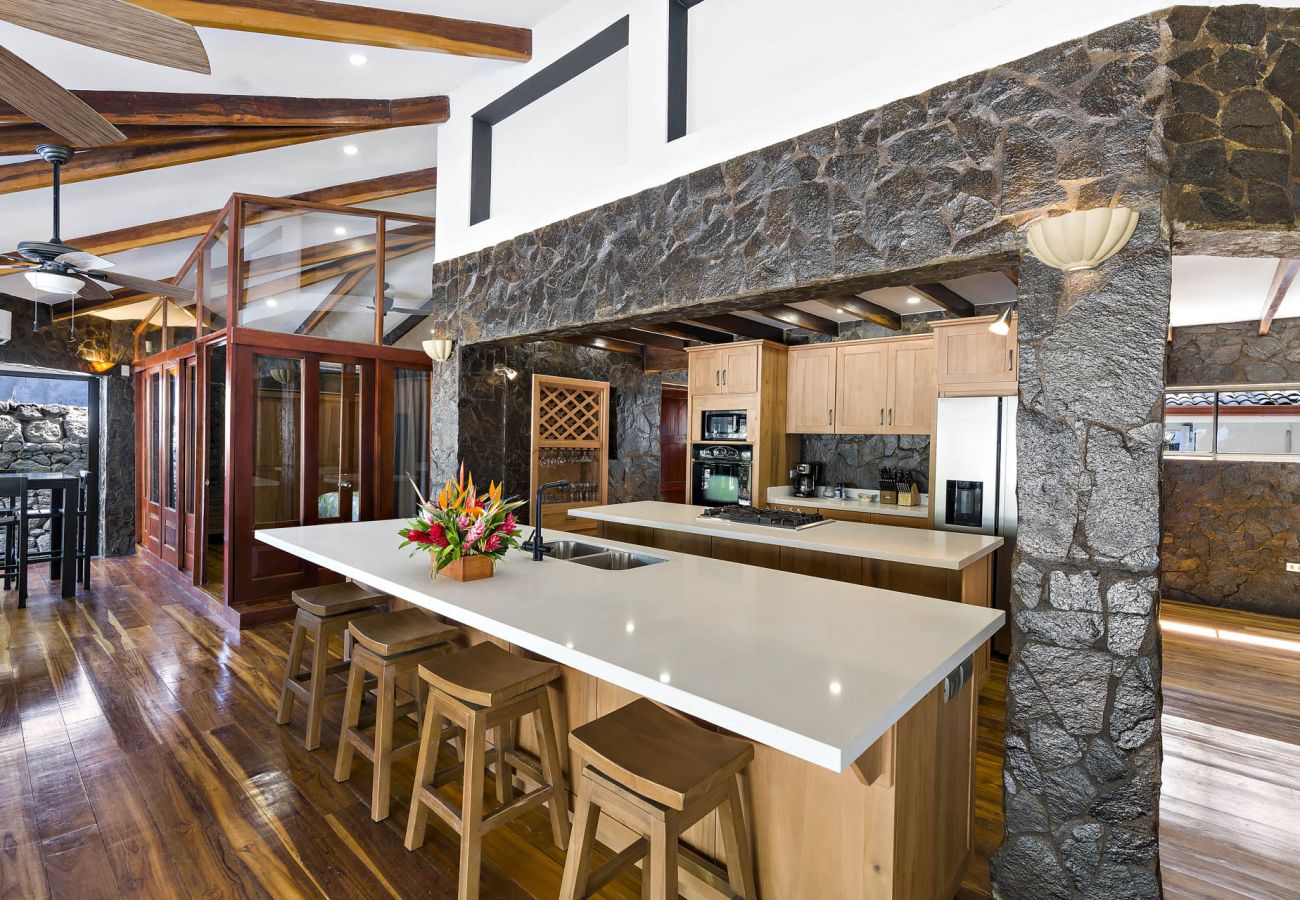 House in Potrero - Beachfront 7BR House w/ Large Pool, Firepit & BBQ • Bella Catalina