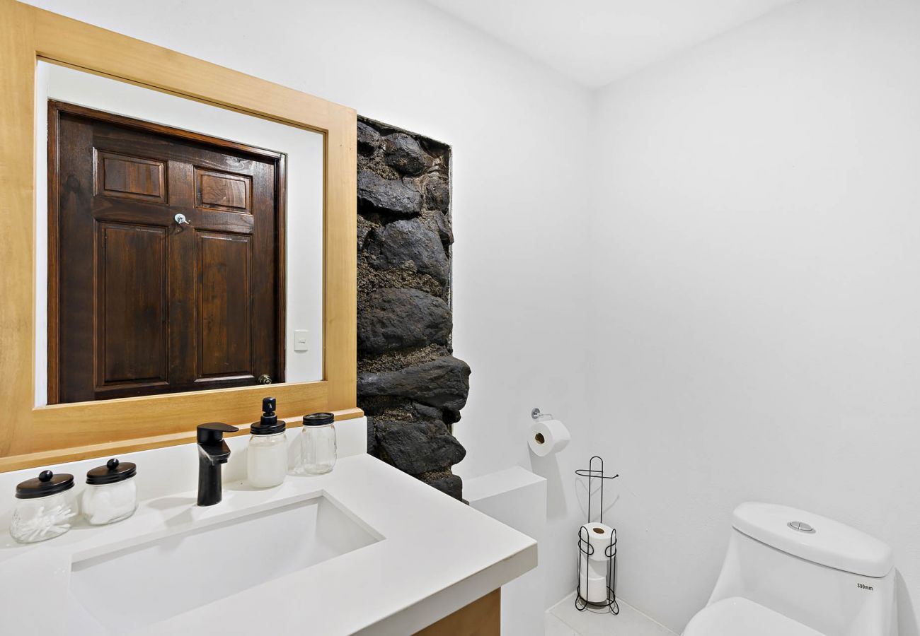 House in Potrero - Beachfront 7BR House w/ Large Pool, Firepit & BBQ • Bella Catalina