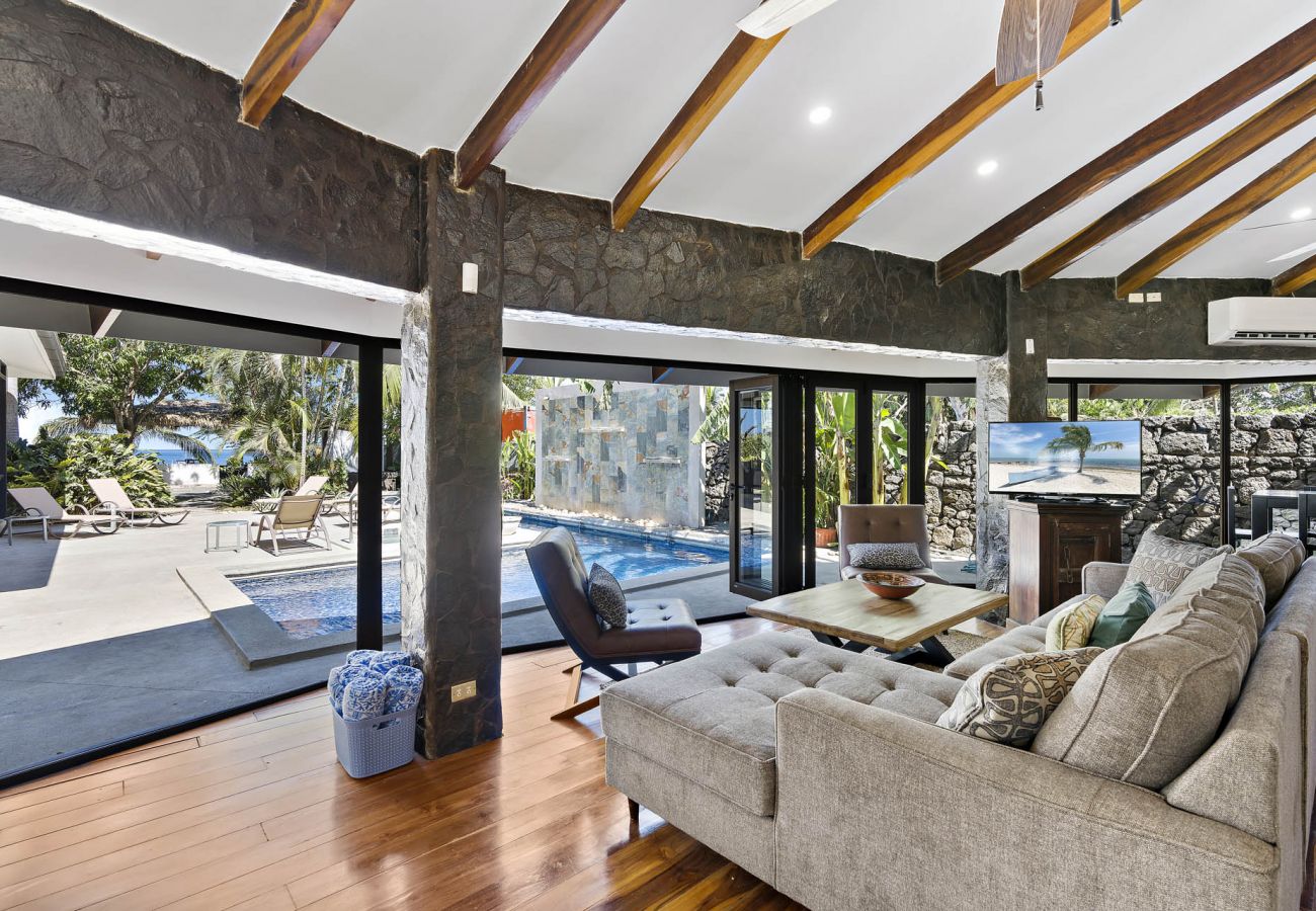 House in Potrero - Beachfront 7BR House w/ Large Pool, Firepit & BBQ • Bella Catalina