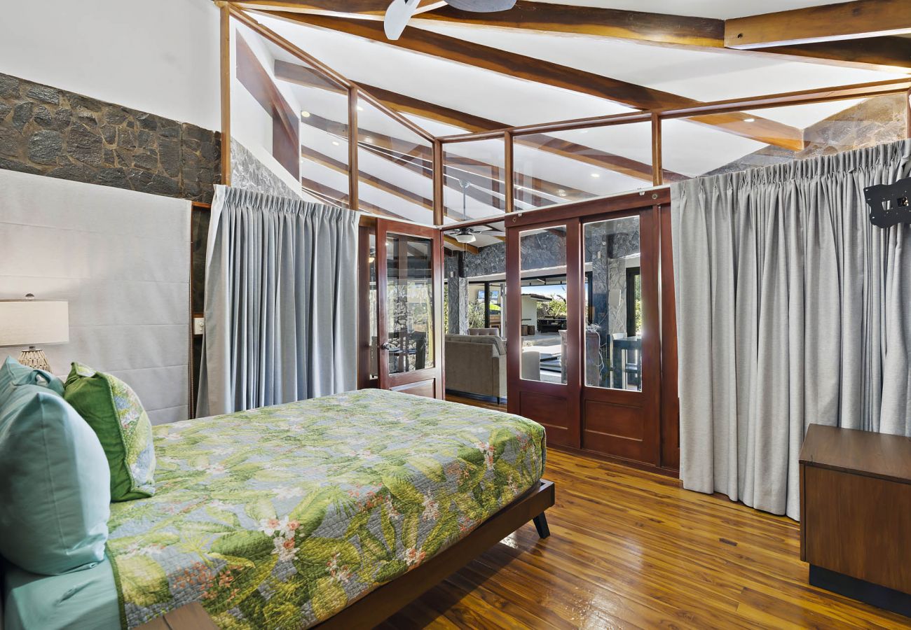 House in Potrero - Beachfront 7BR House w/ Large Pool, Firepit & BBQ • Bella Catalina
