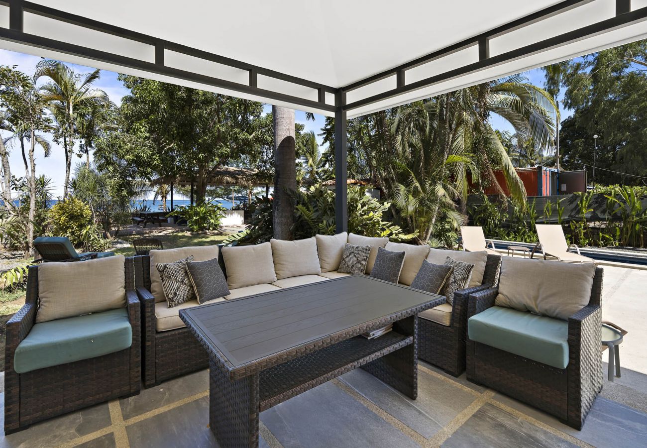 House in Potrero - Beachfront 7BR House w/ Large Pool, Firepit & BBQ • Bella Catalina