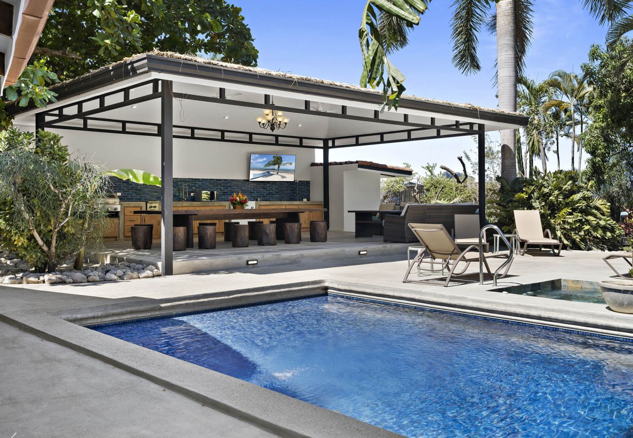 House in Potrero - Beachfront 7BR House w/ Large Pool, Firepit & BBQ • Bella Catalina
