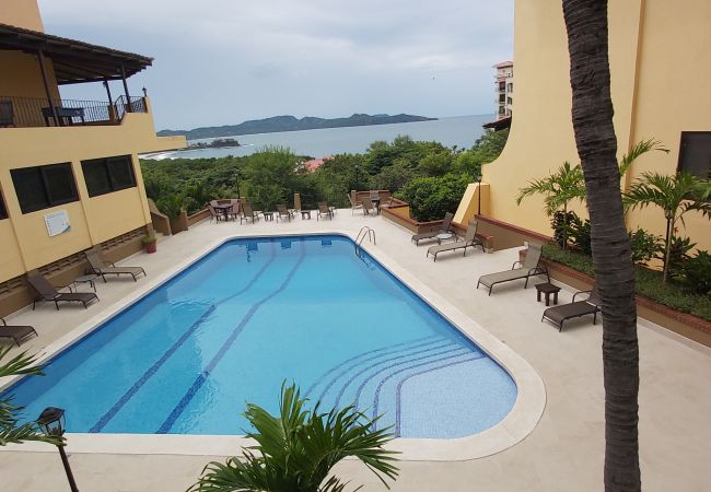 Condominium in Playa Flamingo - Playa Flamingo ocean-view condo, perfectly located: SUNSET HEIGHTS 402